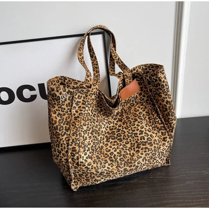 2023 Новая корейская простая сумка для девочек Сумка сверхбольшой емкости Красочный леопардовый принт Дизайн Рюкзак в стиле ретро Повседневная сумка