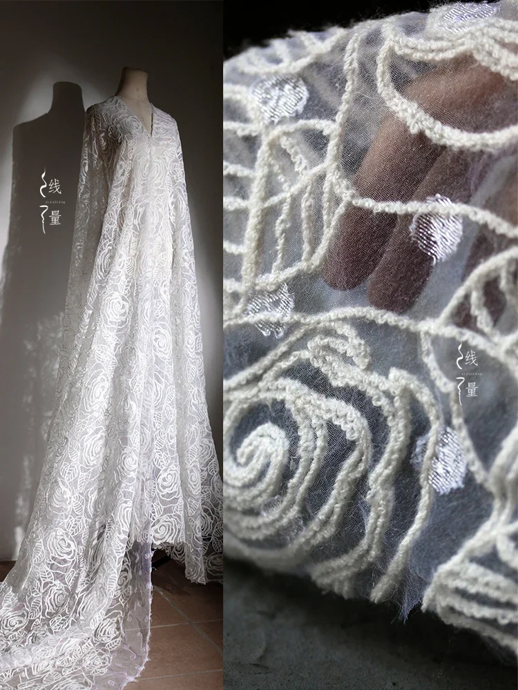 Белый трехмерный жаккард Мягкая прозрачная сетчатая ткань Свадьба DIY Одежда ручной работы Дизайнерские ткани