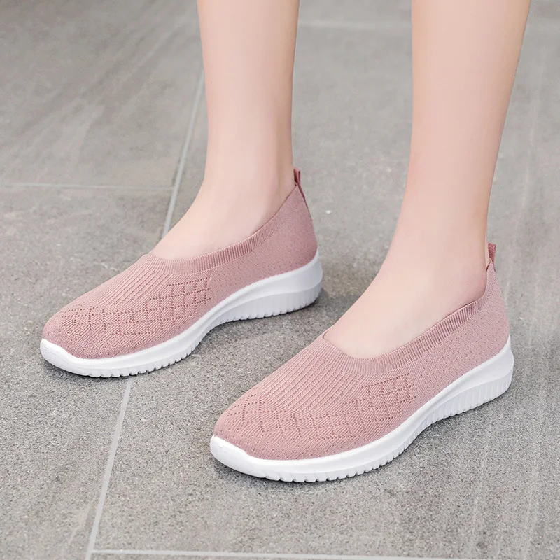 2023 новая повседневная обувь на плоской подошве сетчатая поверхность дышащая легкая обувь для ходьбы женщины